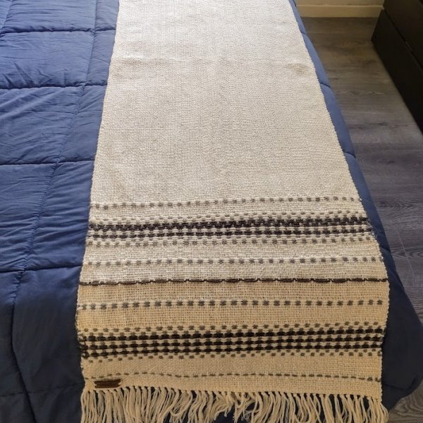 Pies de cama Trancura tejidos en telar artesanales